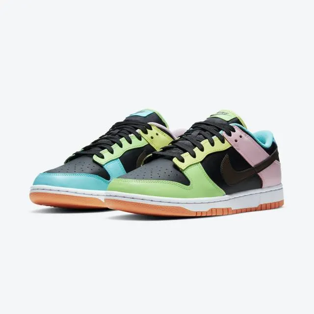 Nike dunk low se (free.99 black/ multi-color/ black/ dark chocolate/ copa/ pink foam) men us 8-13 dh