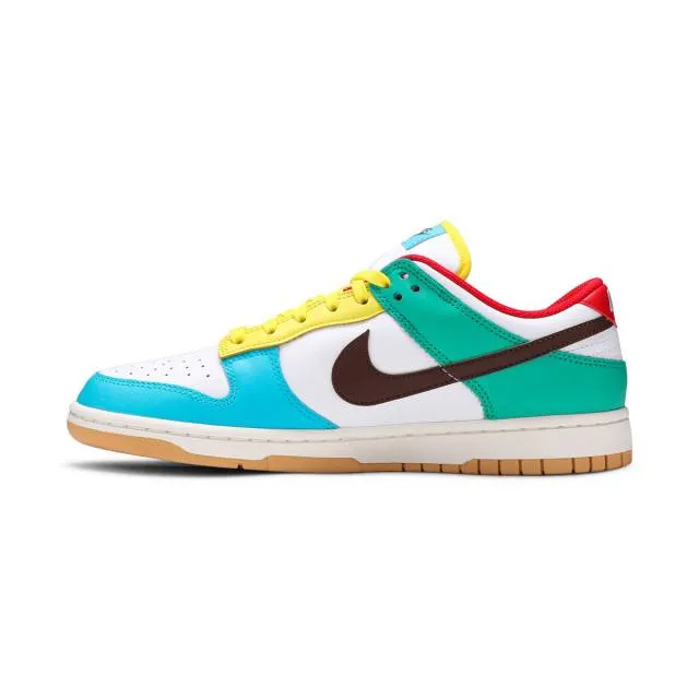 Nike dunk low se (free.99 - white/ white/ light chocolate/ roma g