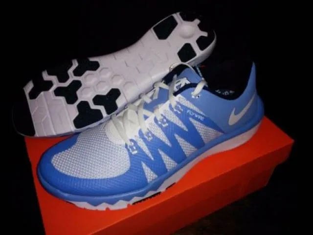 Nike Free 5.0 V6 North Carolina Blue Tarheels UNC Train ...