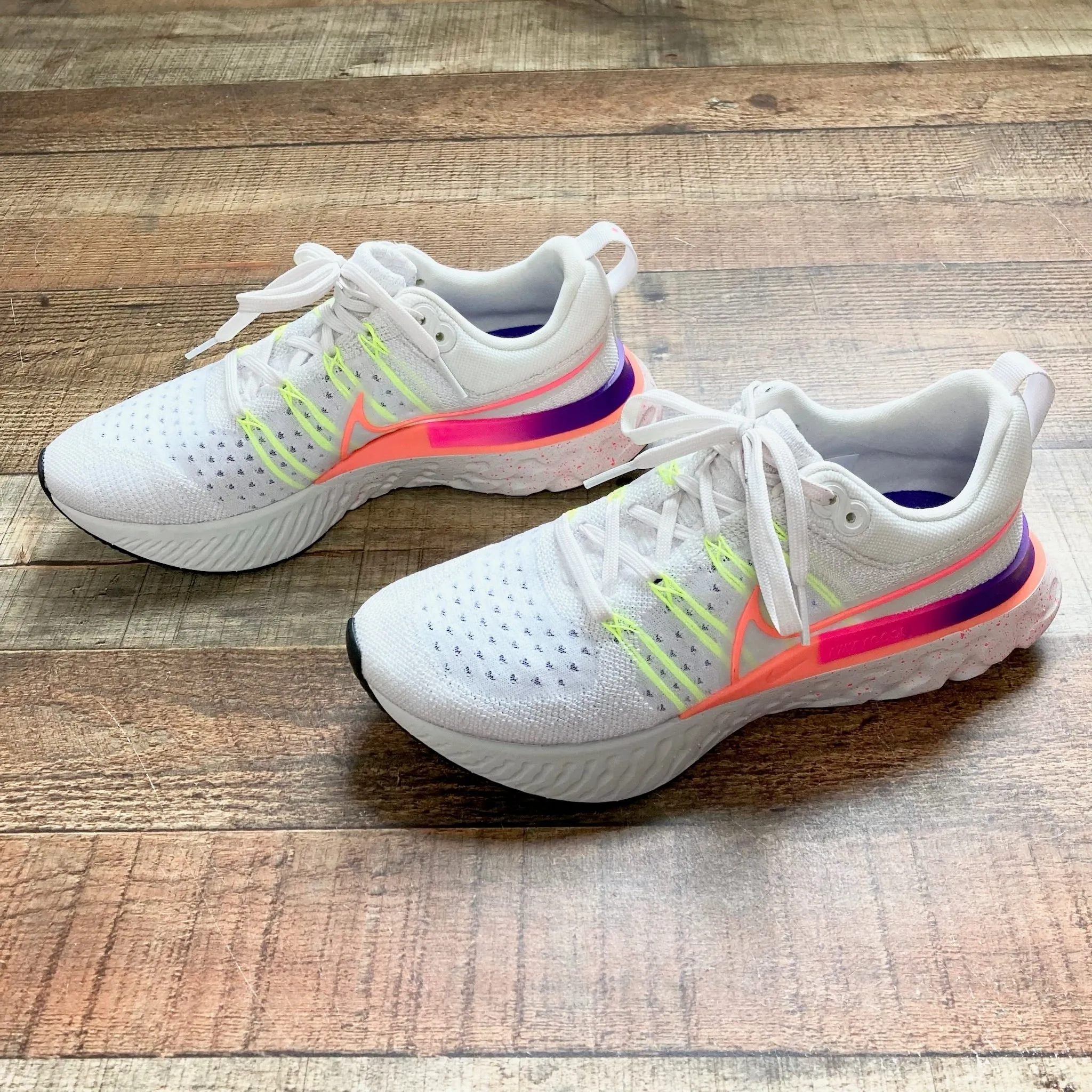 Pre-Owned Nike React White and Neon Infinity Flyknit Sneakers- Size 8 (see notes)