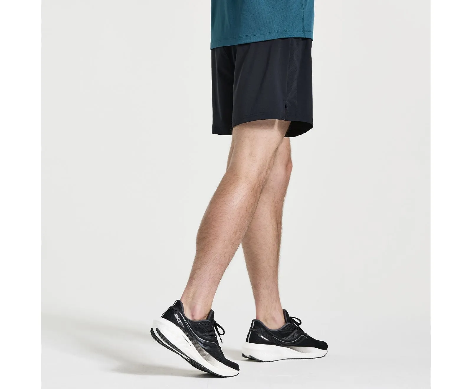 Saucony | Outpace 5 Short | Men's | Black