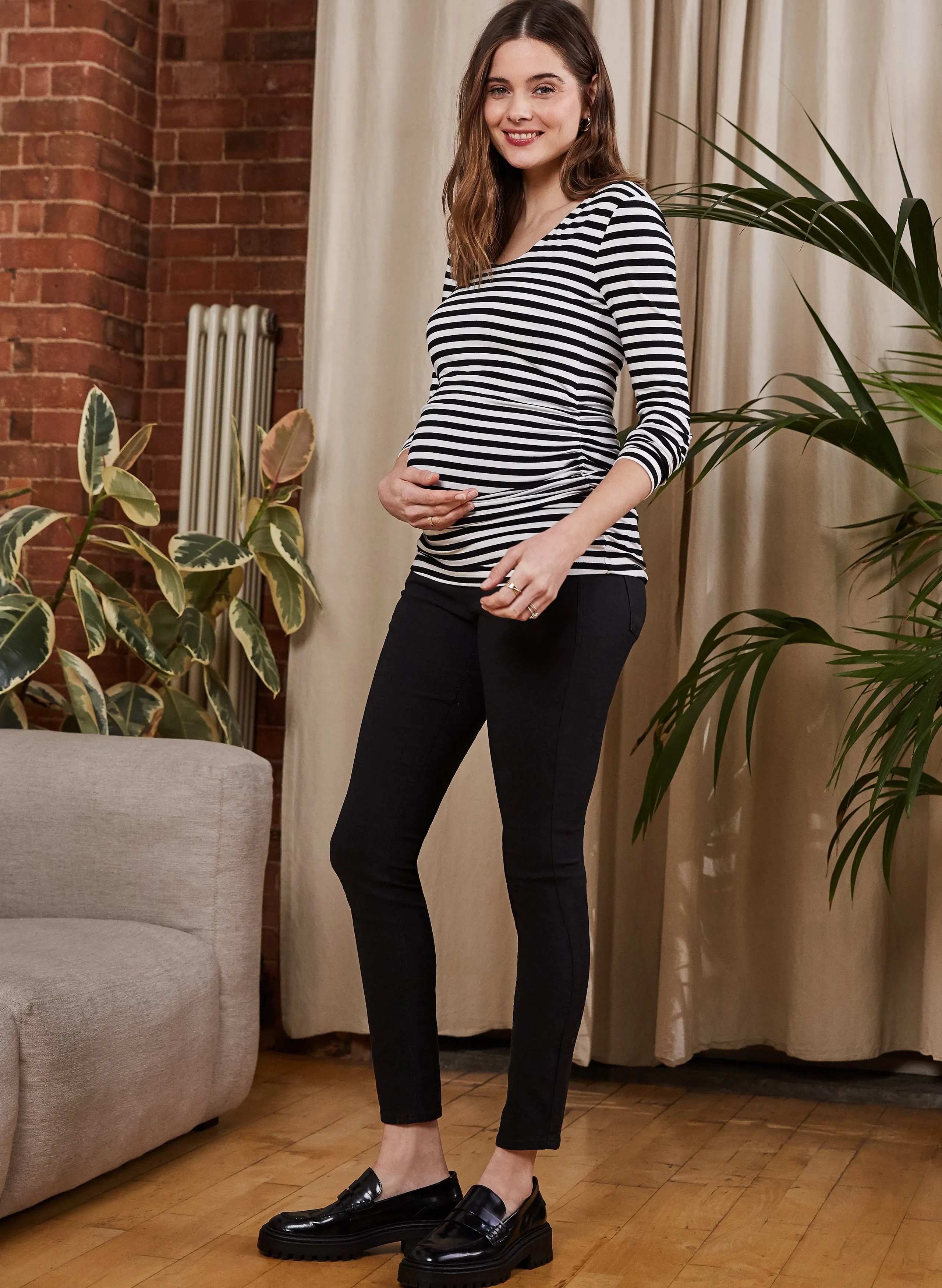 The Maternity Scoop Top with LENZING ECOVERO